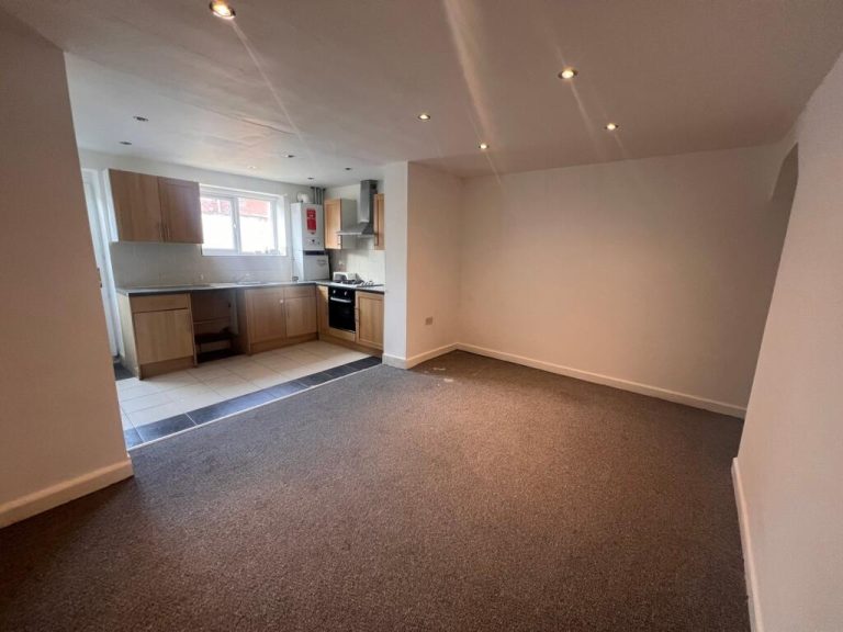 Redcliffe-House-to-Let-1